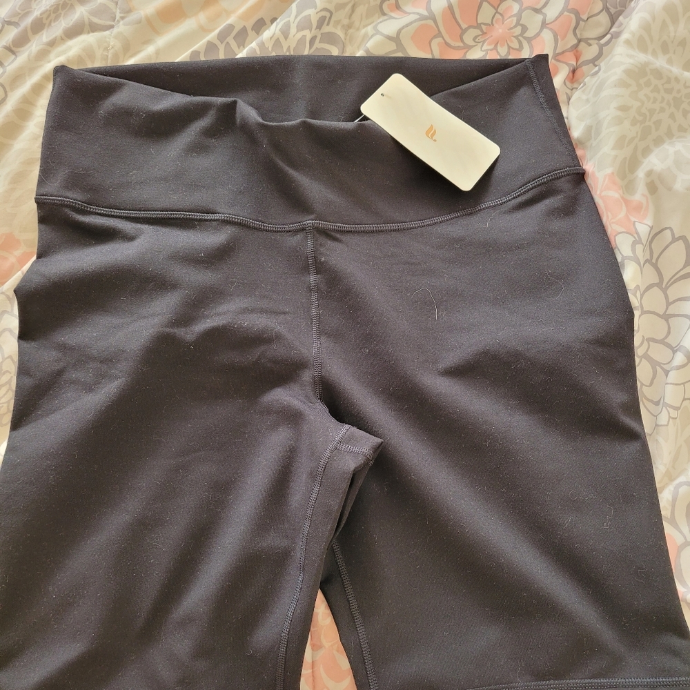 Fabletics High-waisted Power Hold Short 9"